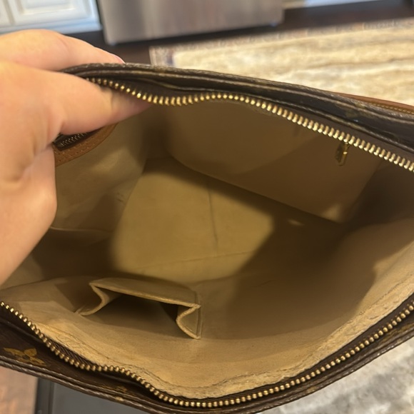 SOLD Louis Vuitton Looping GM with conversion hardware EXTRA LV STRAP INCLUDED - Picture 8 of 10